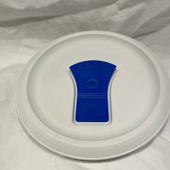 Corningware French White 20 ounce Meal Mug with Vented Lid - Picture 8 of 11